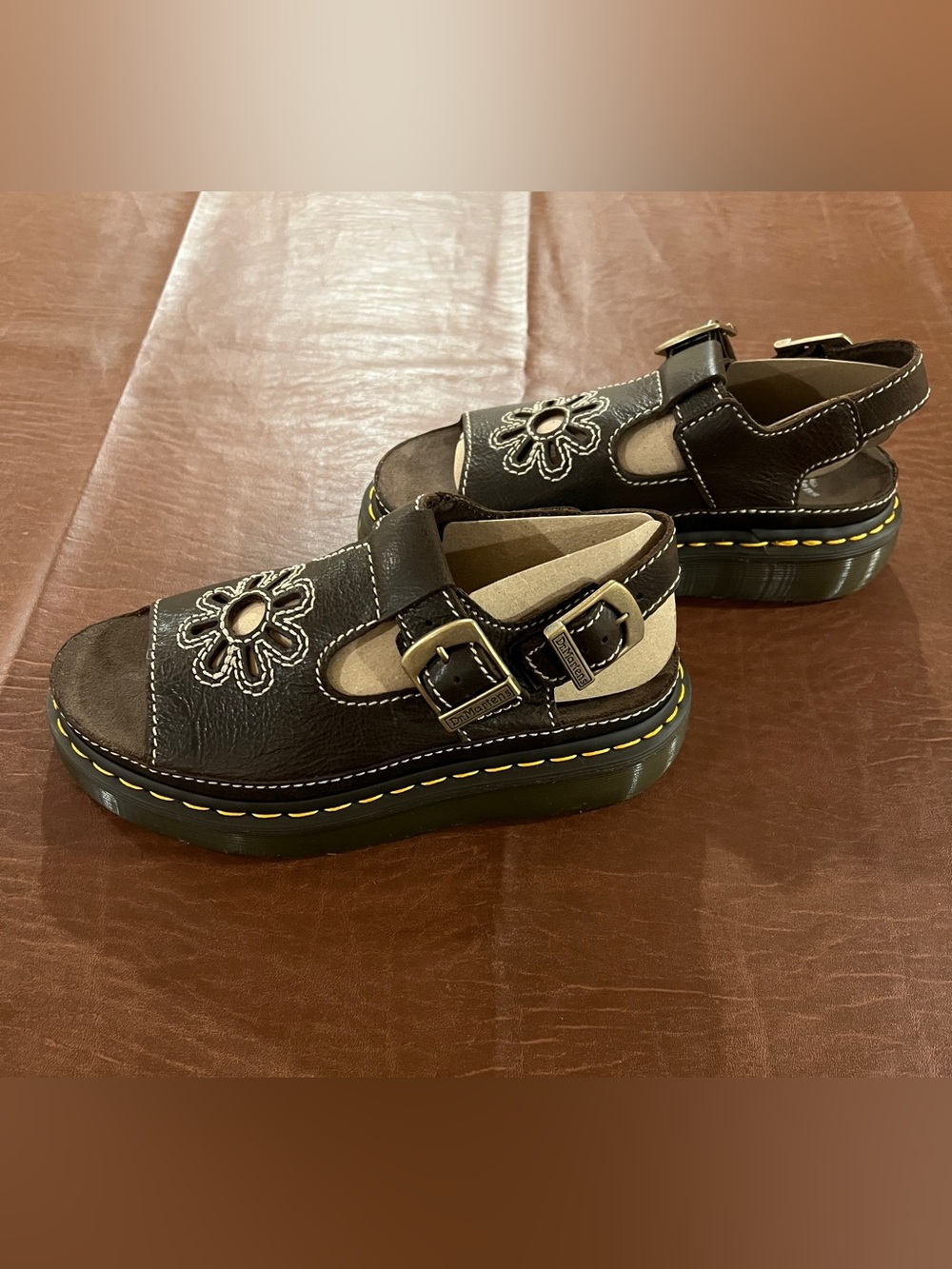 New Open Box DR.MARTENS Dunnet Flower Leather Sandals Women's Size US 7 Brown - Picture 7 of 7